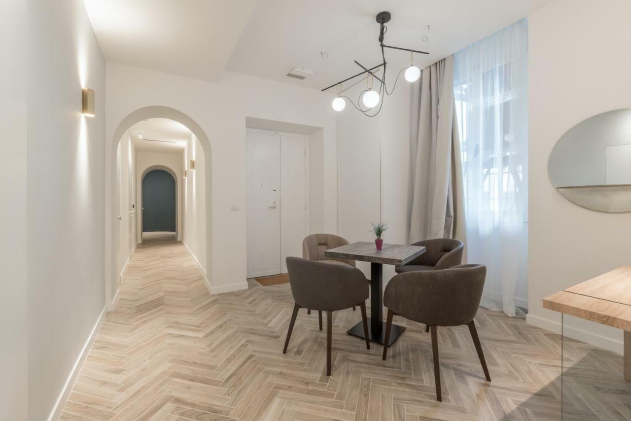 Guest house Florea Palace